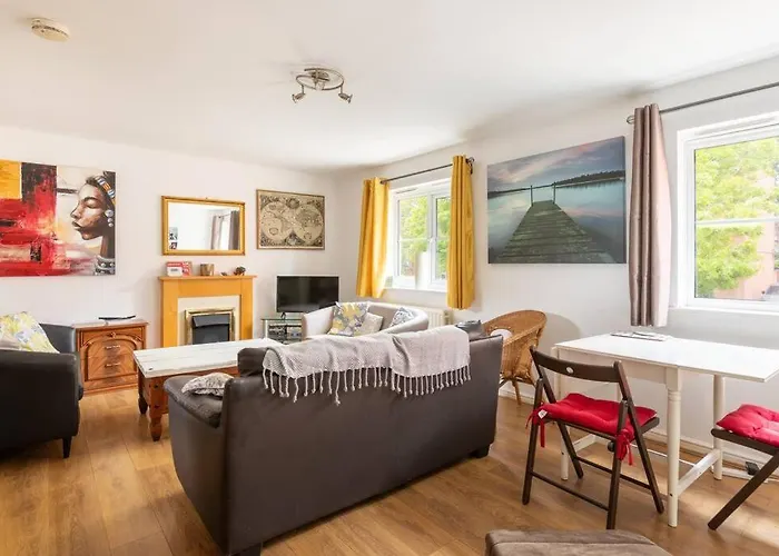 Charming Cosy Coach House In Fishponds Bristol