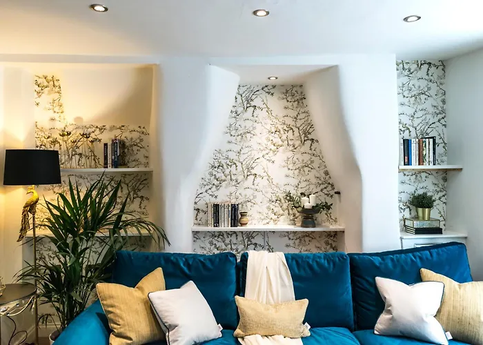 Charming & Central Pipe Lane House