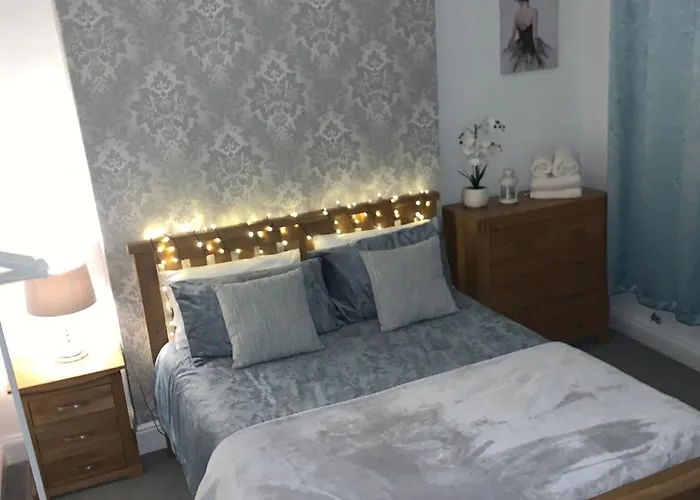 Stylish 91Sqm Victoria 2 Bedroom Apartment