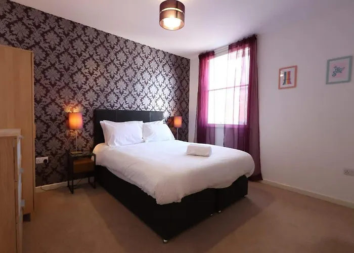 Stylish 2 Bed In Old Market
