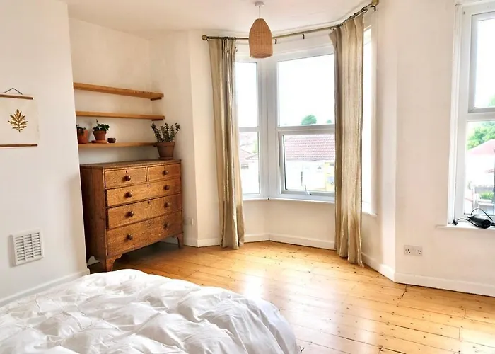 Peaceful 3 Double Bed House By Park