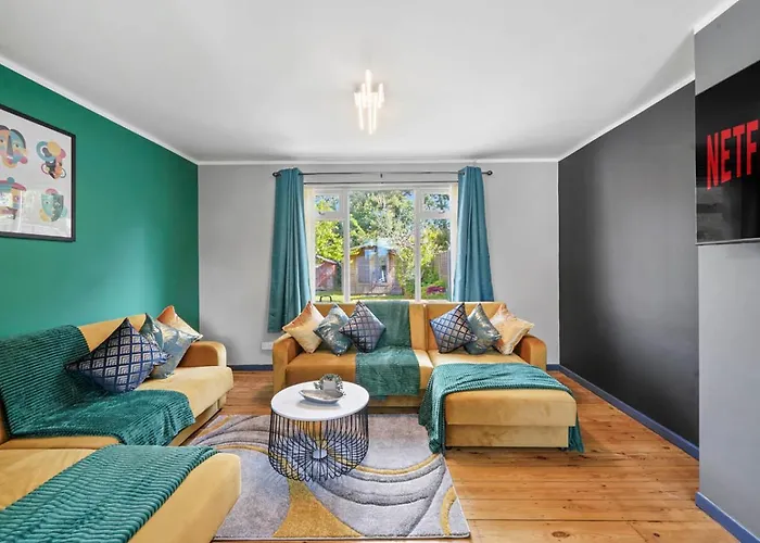 Spacious Luxury Garden House Free Parking
