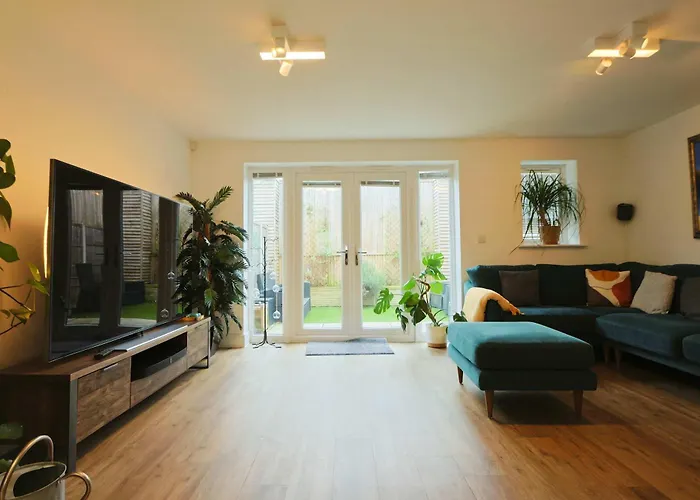 Three Bedroom House In Easton
