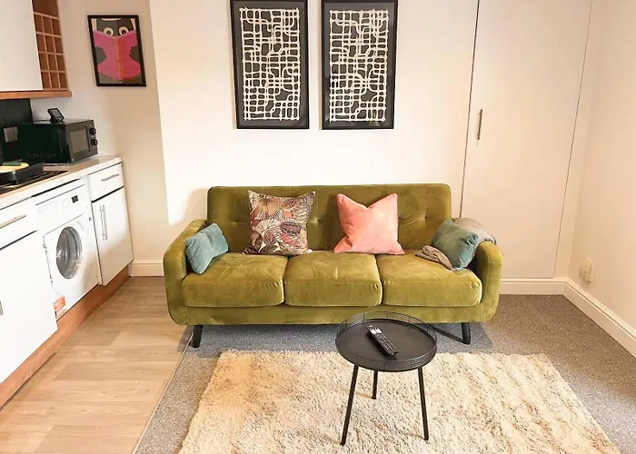 Two Bedroom Flat In City Road