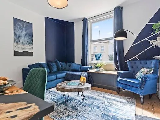 Bs6 5 Bedroom 10 Beds Parking