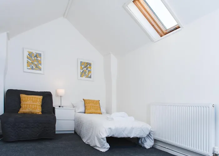 Mycityhaven - 3 Bedroom Shirehampton Flat Near Avonmouth & M4
