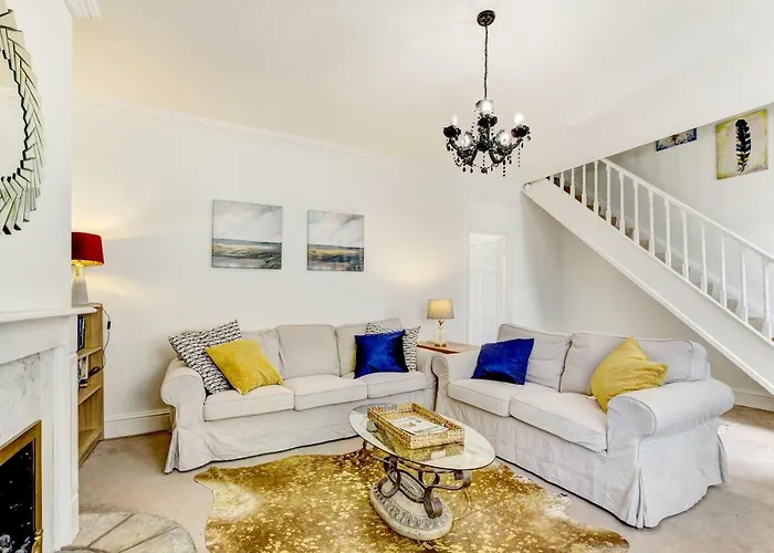 Lovely 3 Bed House In Bristol