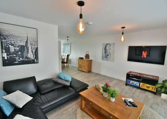 15 Pennant Place
