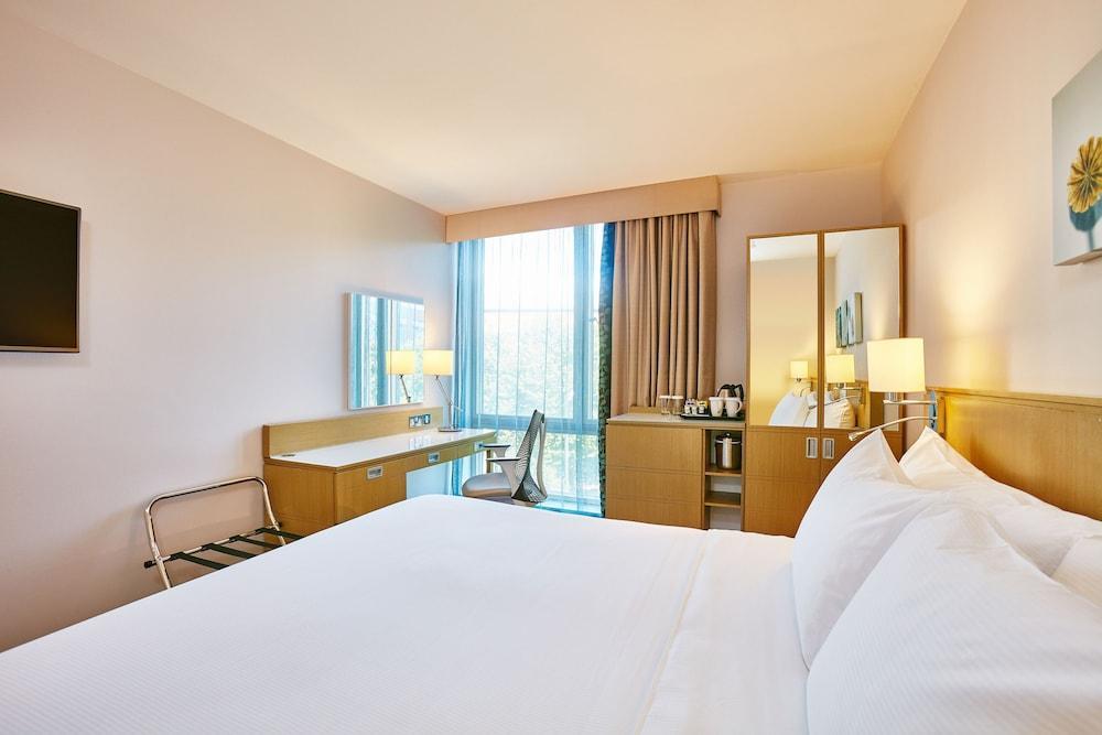 Hilton Garden Centre 4*
