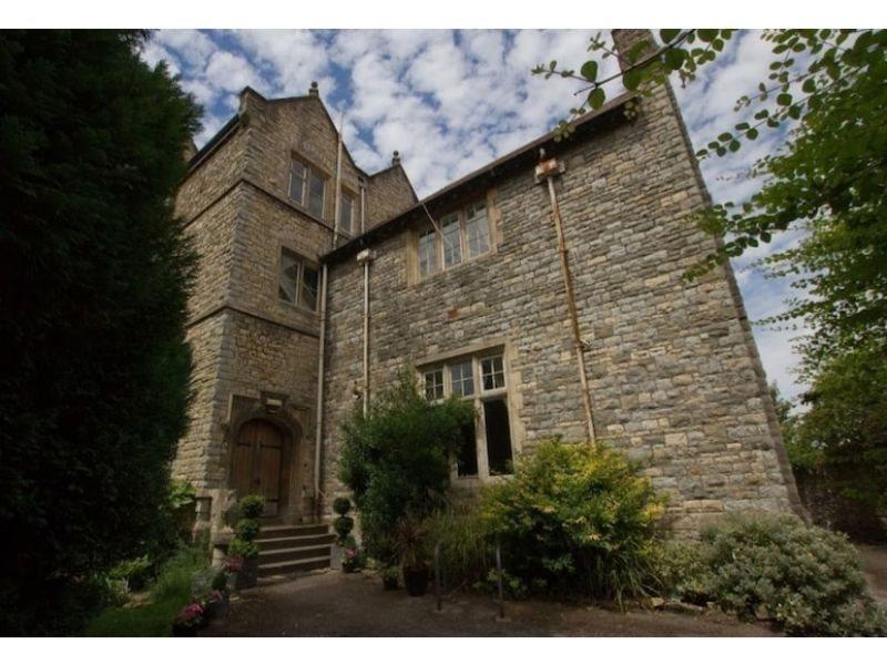 Hotel The Gothic Mansion 2*