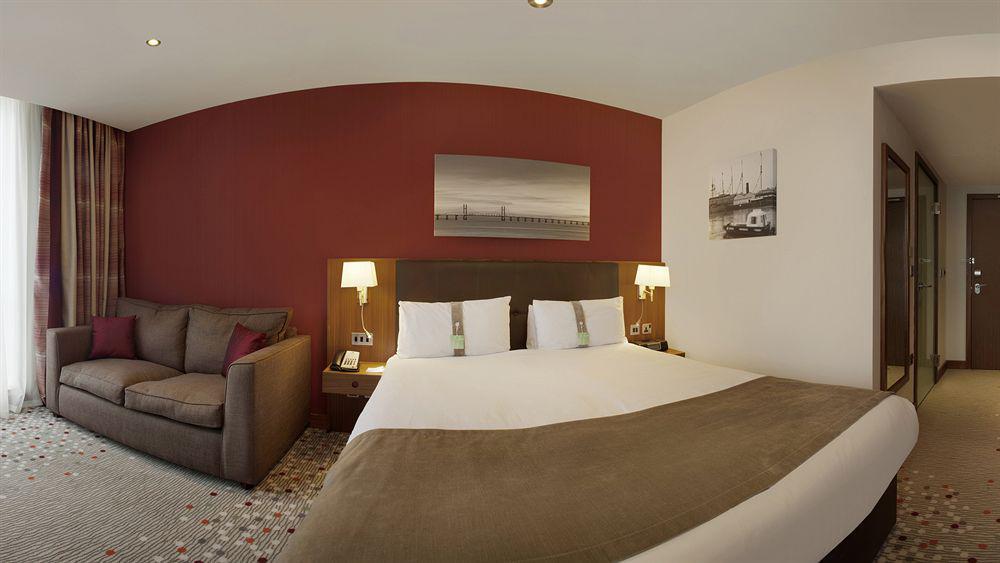 Centre By Ihg Hotel 4*