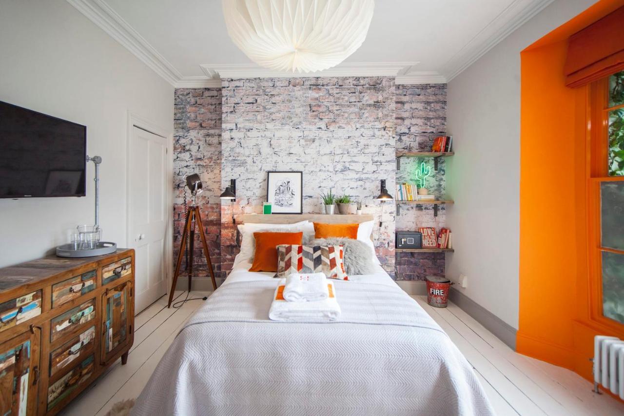 Higgihaus #46 5 Bed Monday - Friday Holiday home