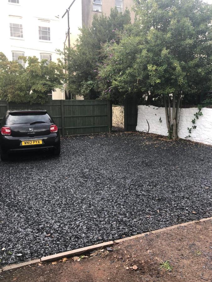 Higgihaus #46 5 Bed Monday - Friday Holiday home Bristol