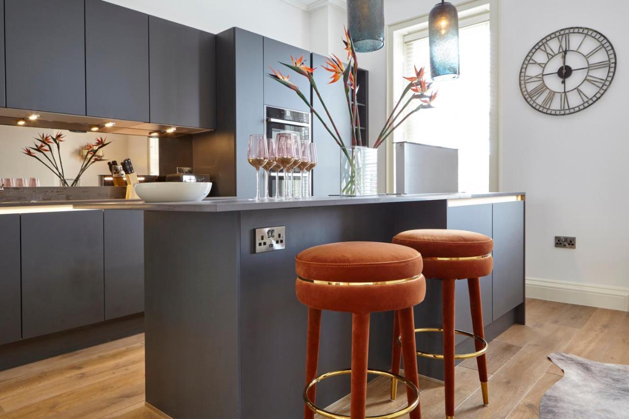 Apartment Redcliffe Parade No11 I Your *