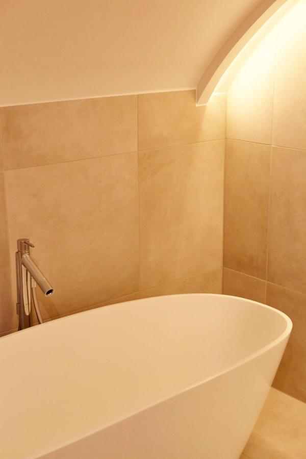 Redcliffe Parade No11 I Your Apartment