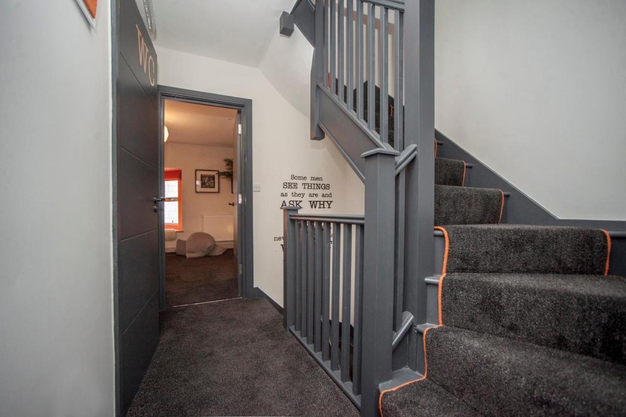 Higgihaus #3a 4 Bed Monday - Friday Whole House *