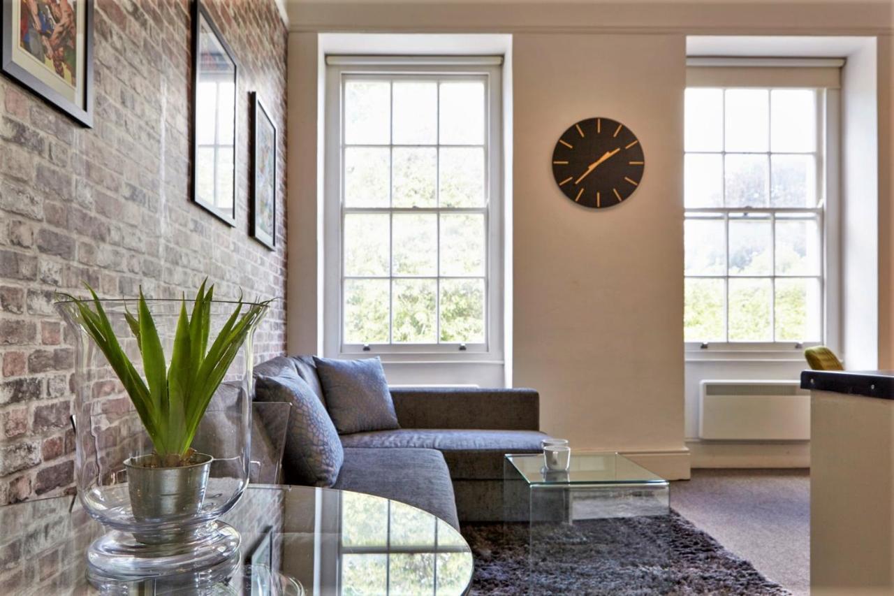 Berkeley Square Pads Apartment Bristol
