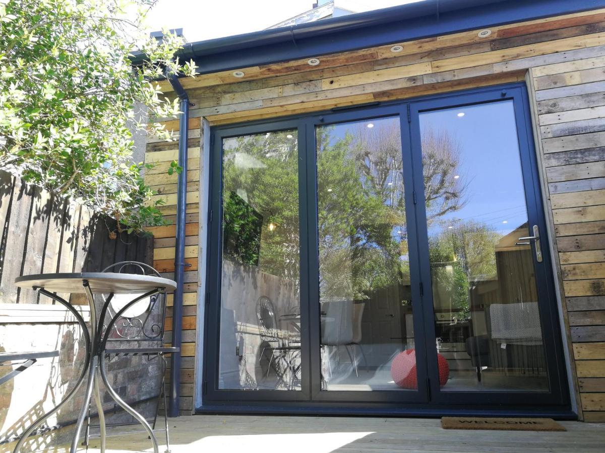 Derby Den By Cliftonvalley Apartment Bristol