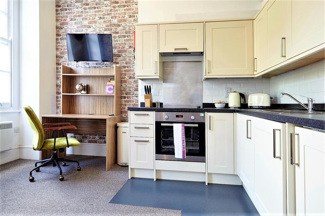 Berkeley Square Pads Apartment