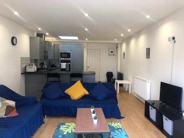 Short Term Lets From £15 Per Person Per Night *
