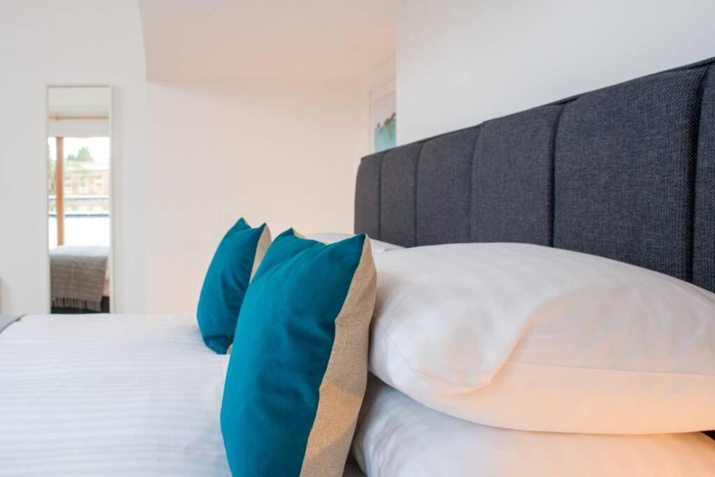 Clifton Jewel - 4 Bed Townhouse With Parking. Mycityhaven *