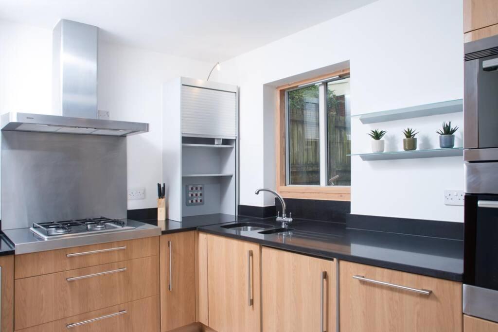 Holiday home Clifton Jewel - 4 Bed Townhouse With Parking. Mycityhaven Bristol