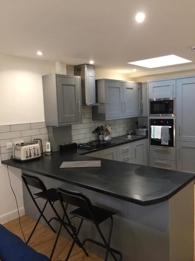 Short Term Lets From £15 Per Person Per Night * Bristol