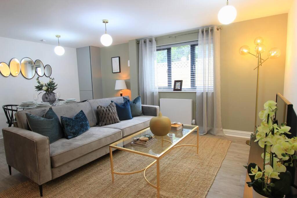 Apartment Cabot Mews 2