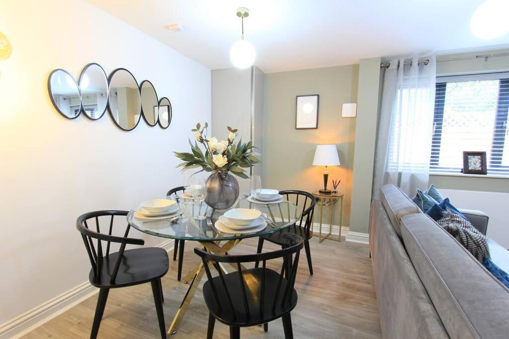 Apartment Cabot Mews 2