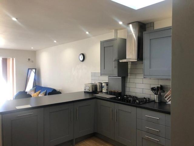 Short Term Lets From £15 Per Person Per Night * Bristol