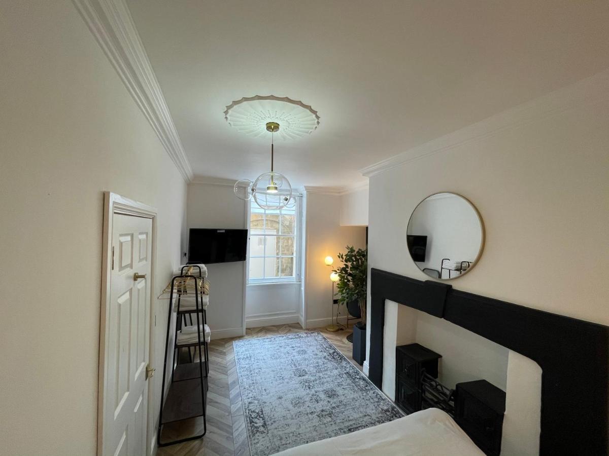 Apartment Central Period 2 Bed With Free Parking On Site Sleeps 1-6 Bristol