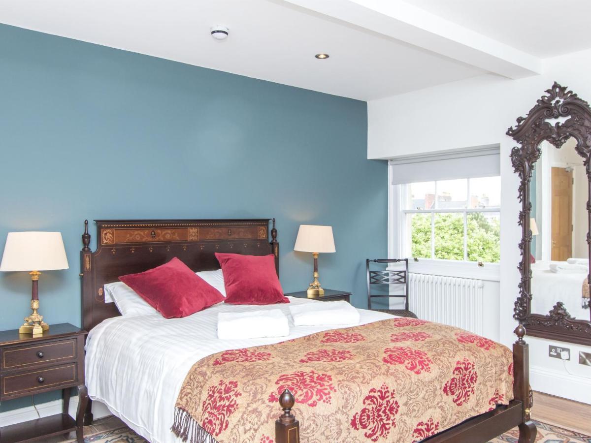 3 Berkeley Square *