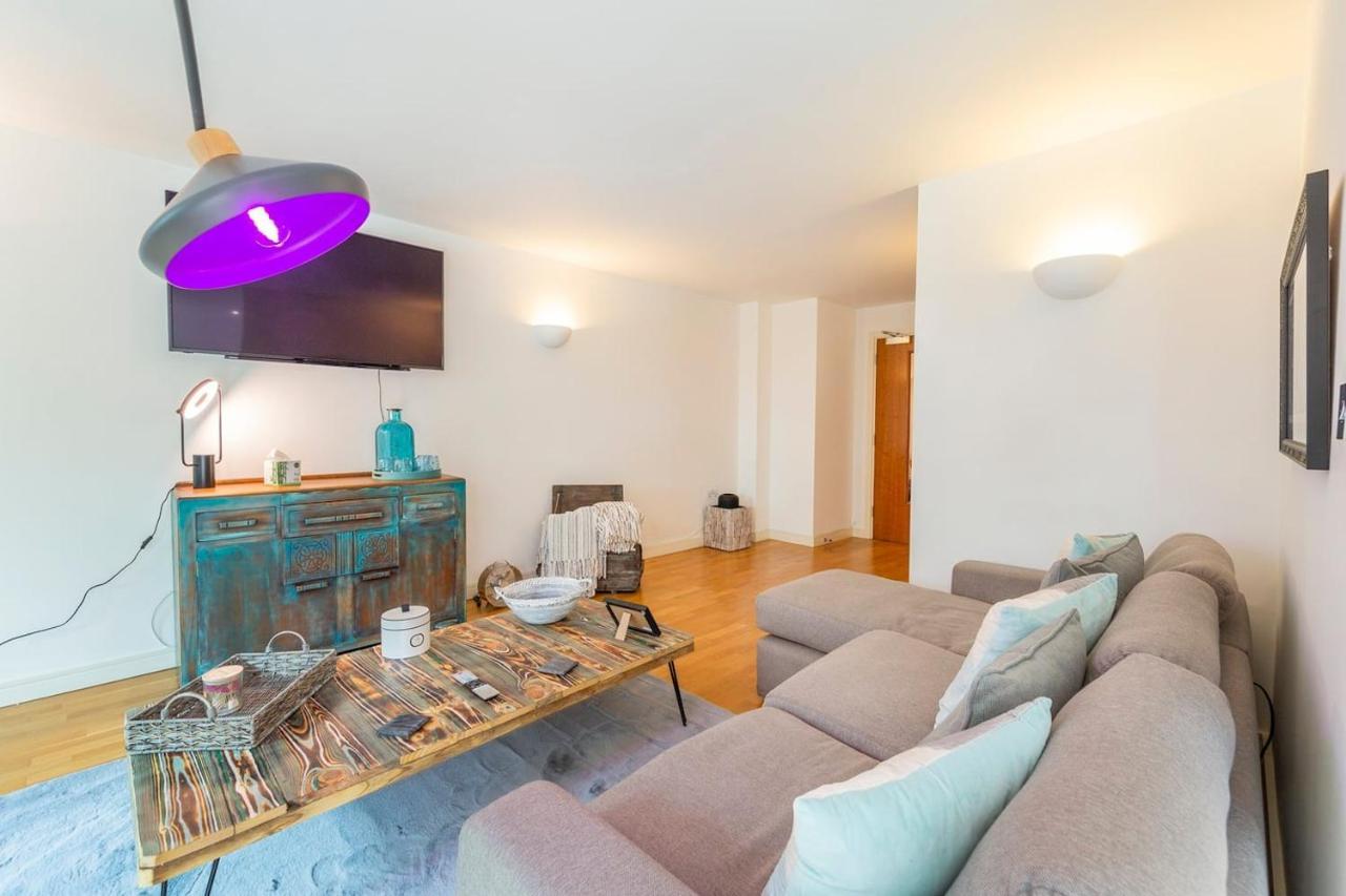 Apartment Large Boutique Harbourside Apartment - Football Table (Adults Only) Bristol