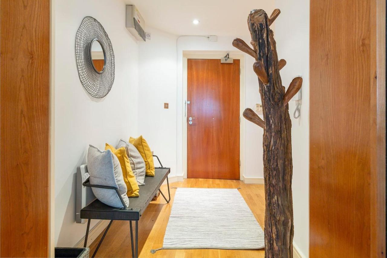 Large Boutique Harbourside Apartment - Football Table (Adults Only) *