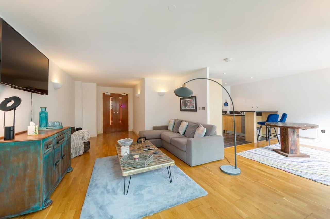 Large Boutique Harbourside Apartment - Football Table (Adults Only) Apartment