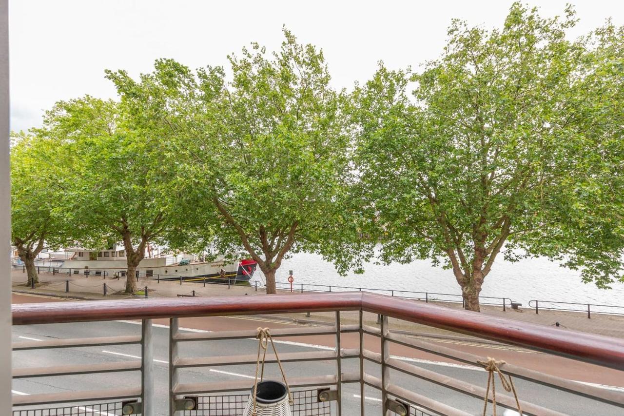 Large Boutique Harbourside Apartment - Football Table (Adults Only) Apartment Bristol