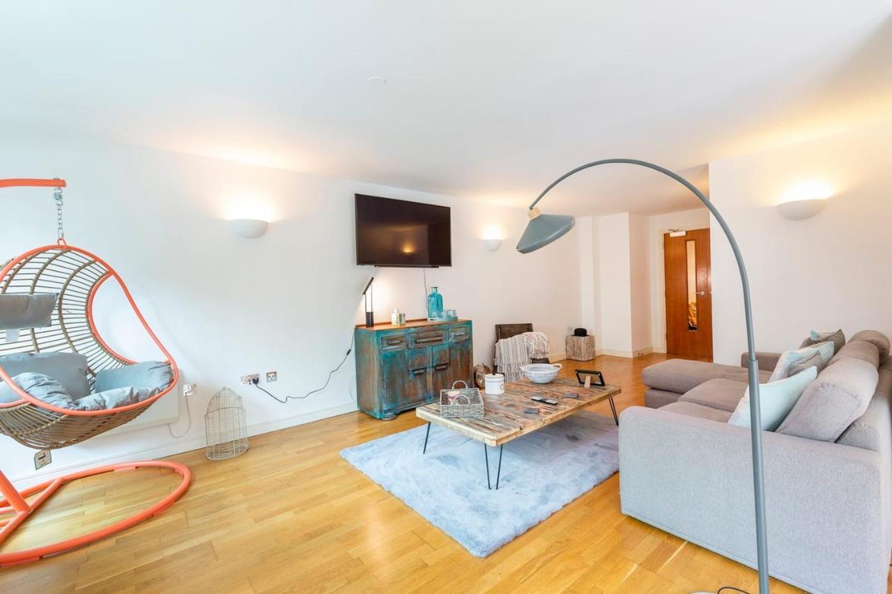 Large Boutique Harbourside Apartment - Football Table (Adults Only) * Bristol