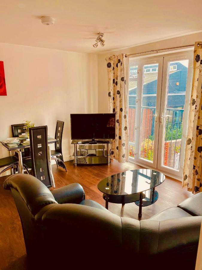 Serviced Lettings - Beaufort Court Apartment Bristol