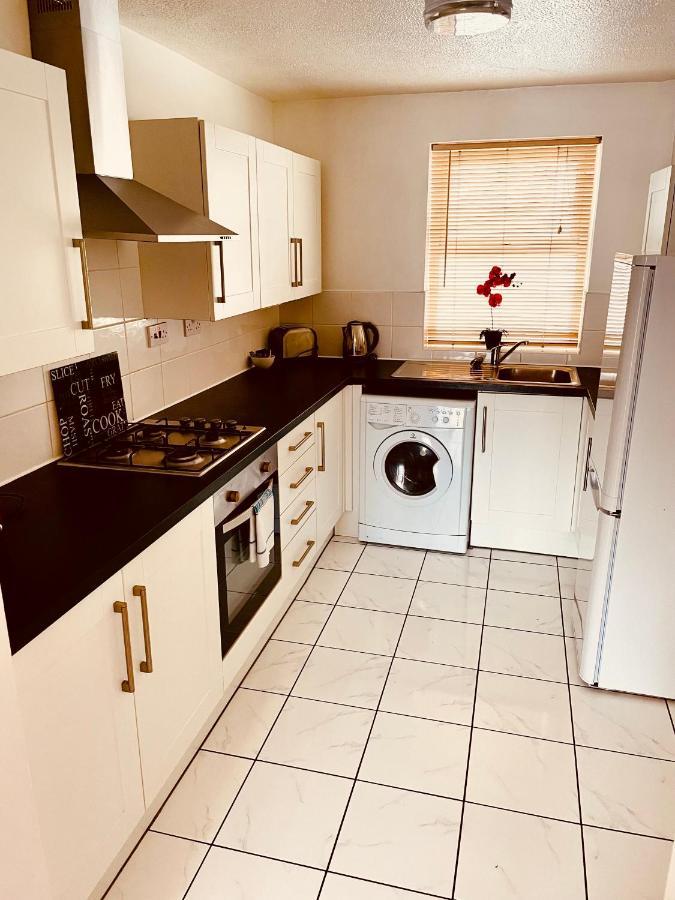 Serviced Lettings - Beaufort Court Apartment *
