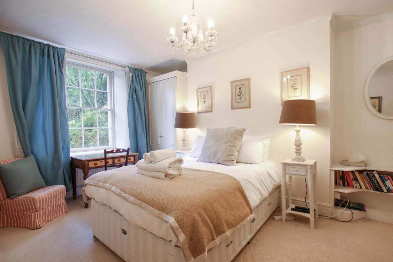 Charming & Spacious Georgian Garden Flat Bristol