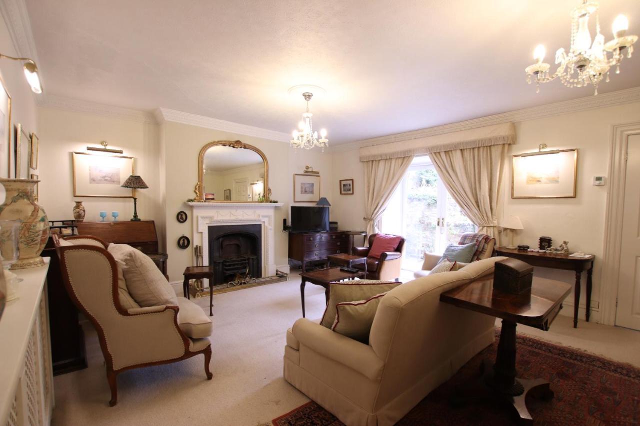 Charming & Spacious Georgian Garden Flat * Bristol