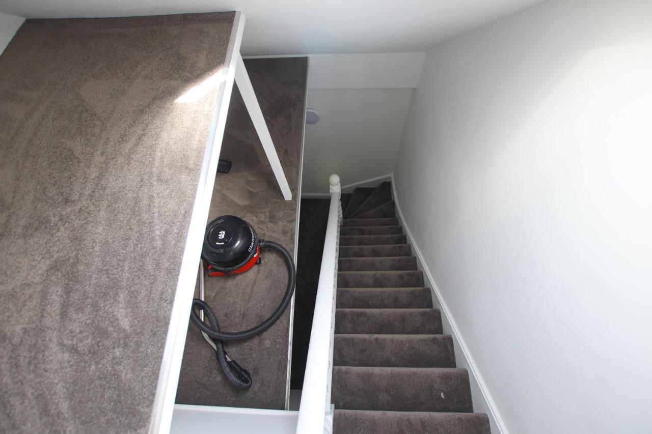 Bright & Beautiful Flat In Bristol!