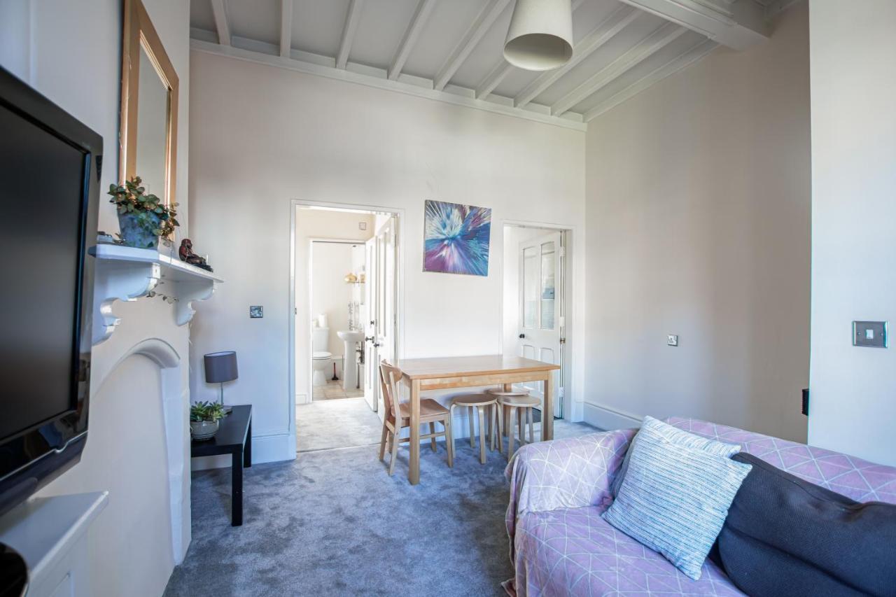 Apartment Centrally-located Flat In Stunning Period Building Bristol