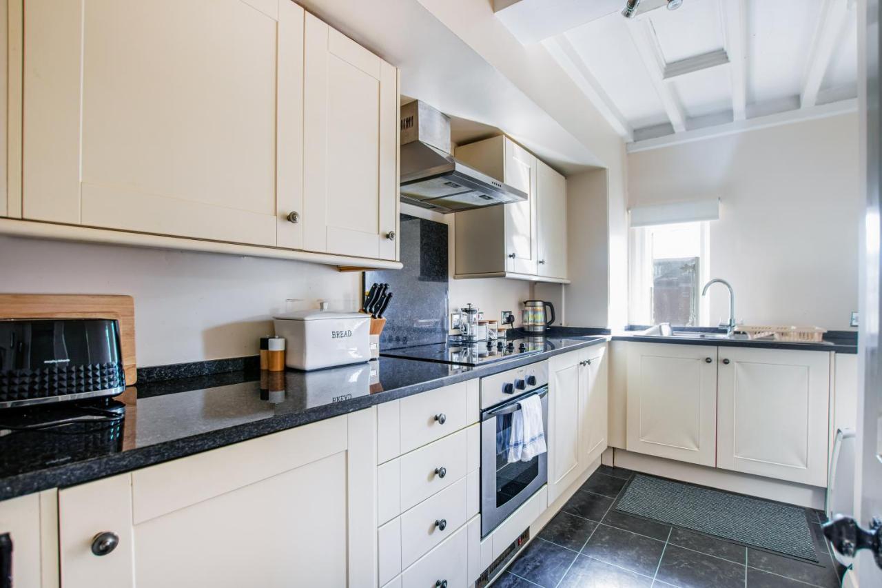 Centrally-located Flat In Stunning Period Building *