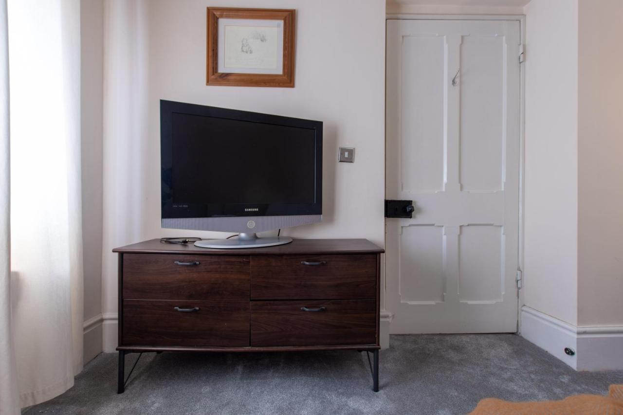 Centrally-located Flat In Stunning Period Building Apartment Bristol