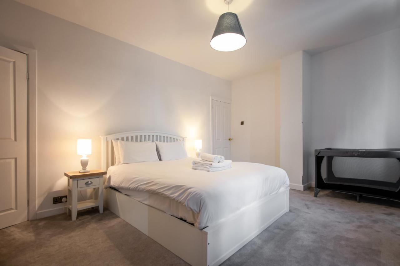 Contemporary In Friendly Easton, Free Parking Bristol