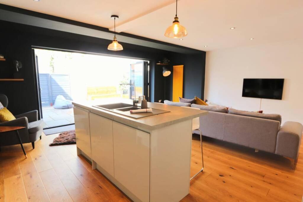 Hotwells Modern Mews * Bristol