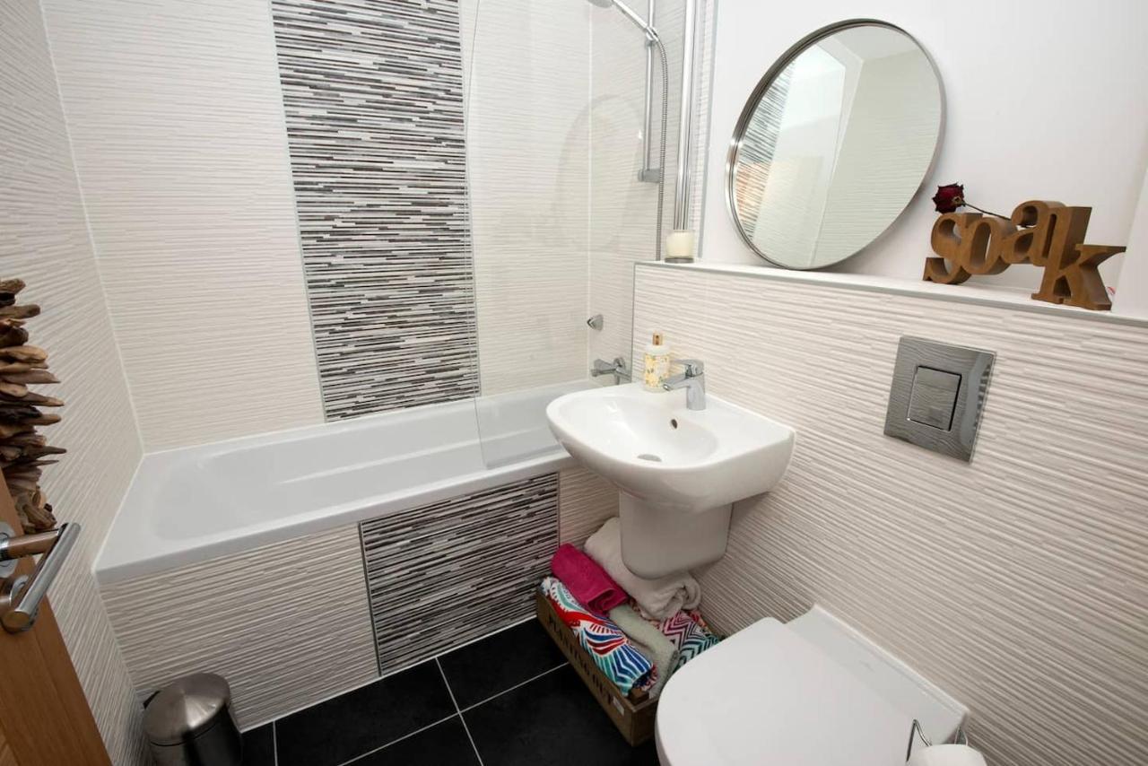 Apartment Fantastic 2 Bedroom Centre *