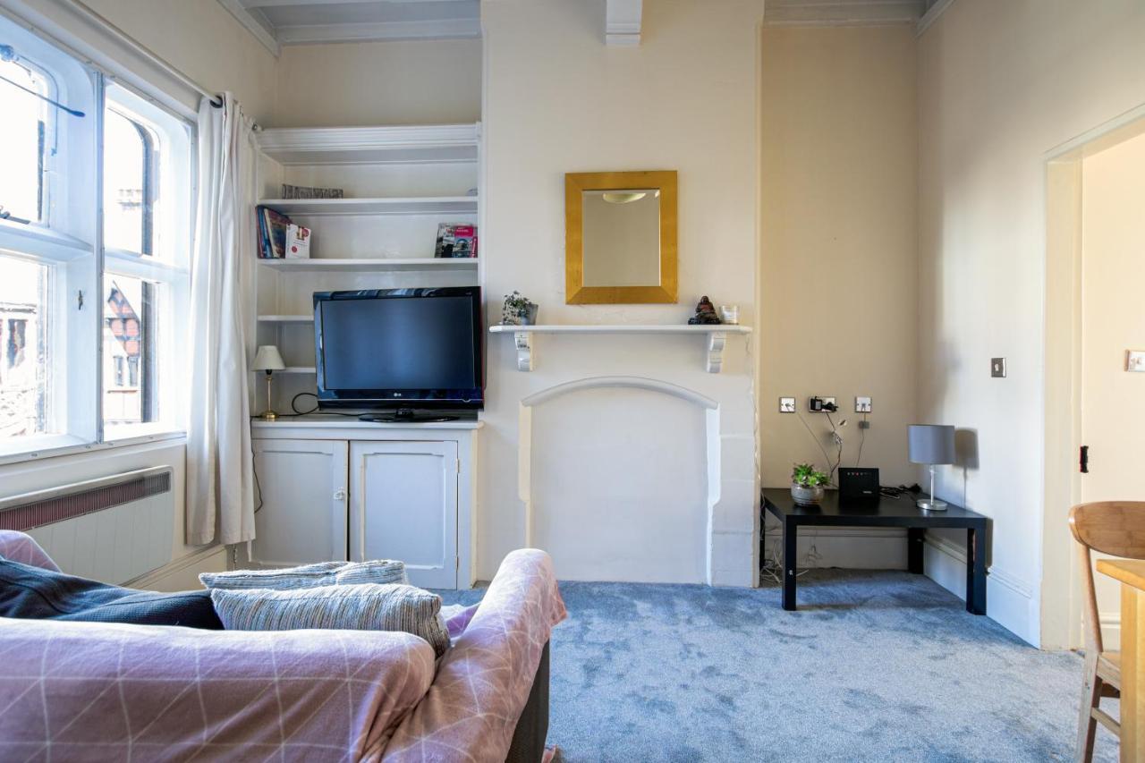 Centrally-located Flat In Stunning Period Building * Bristol