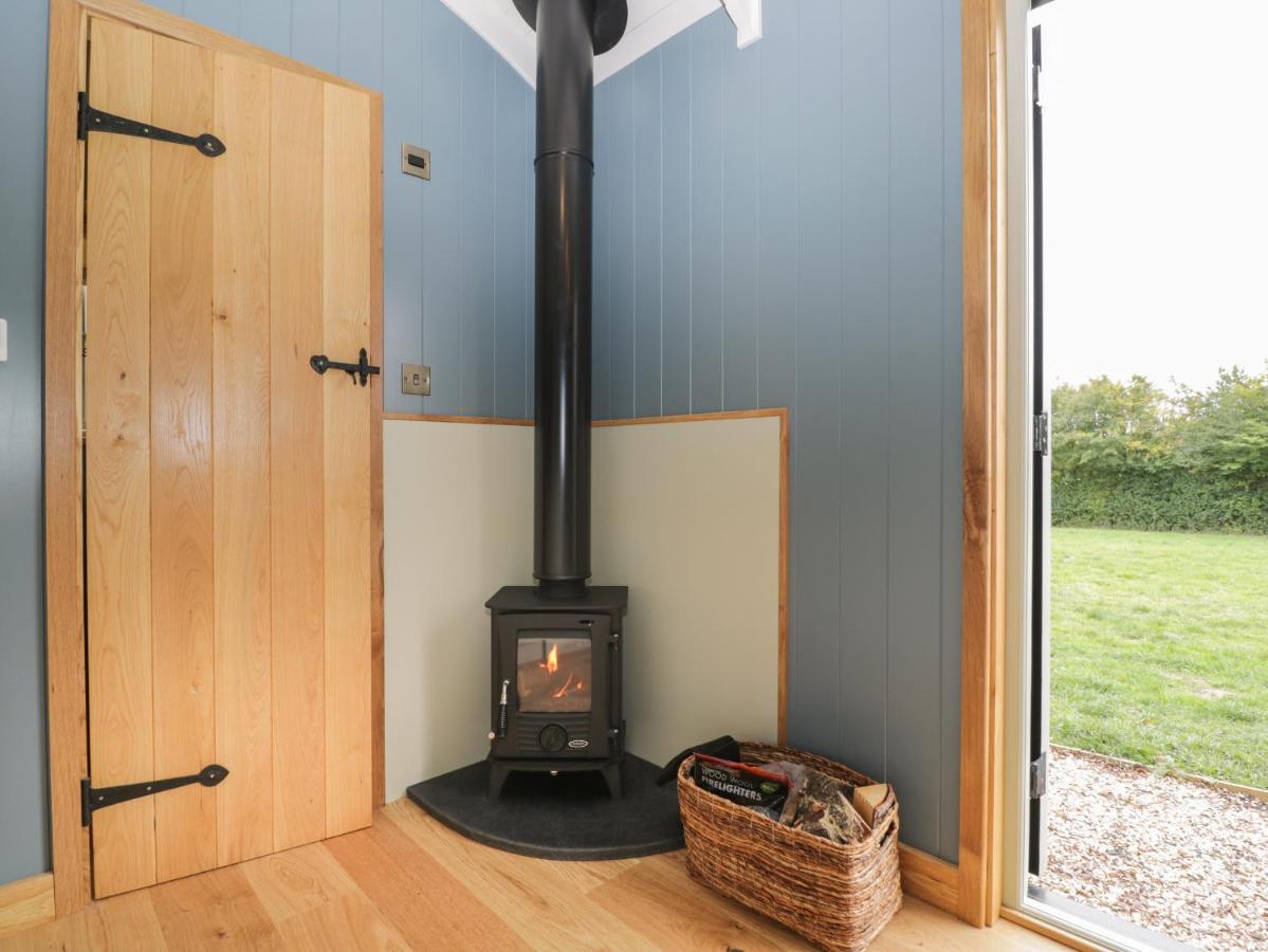 Honeysuckle Hut, Myrtle Farm Holiday home Bristol